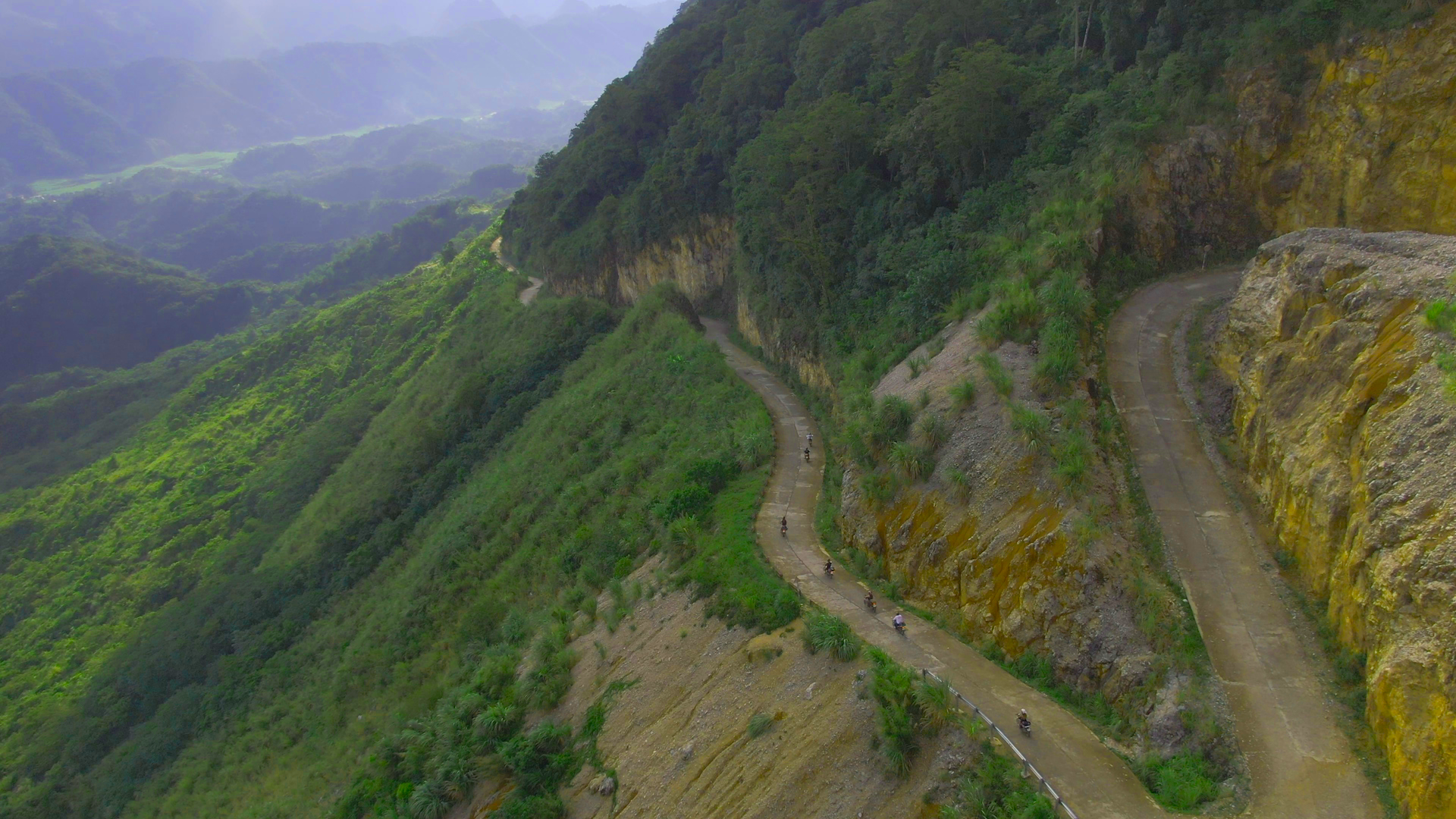 riding motorbikes through pu luong national park