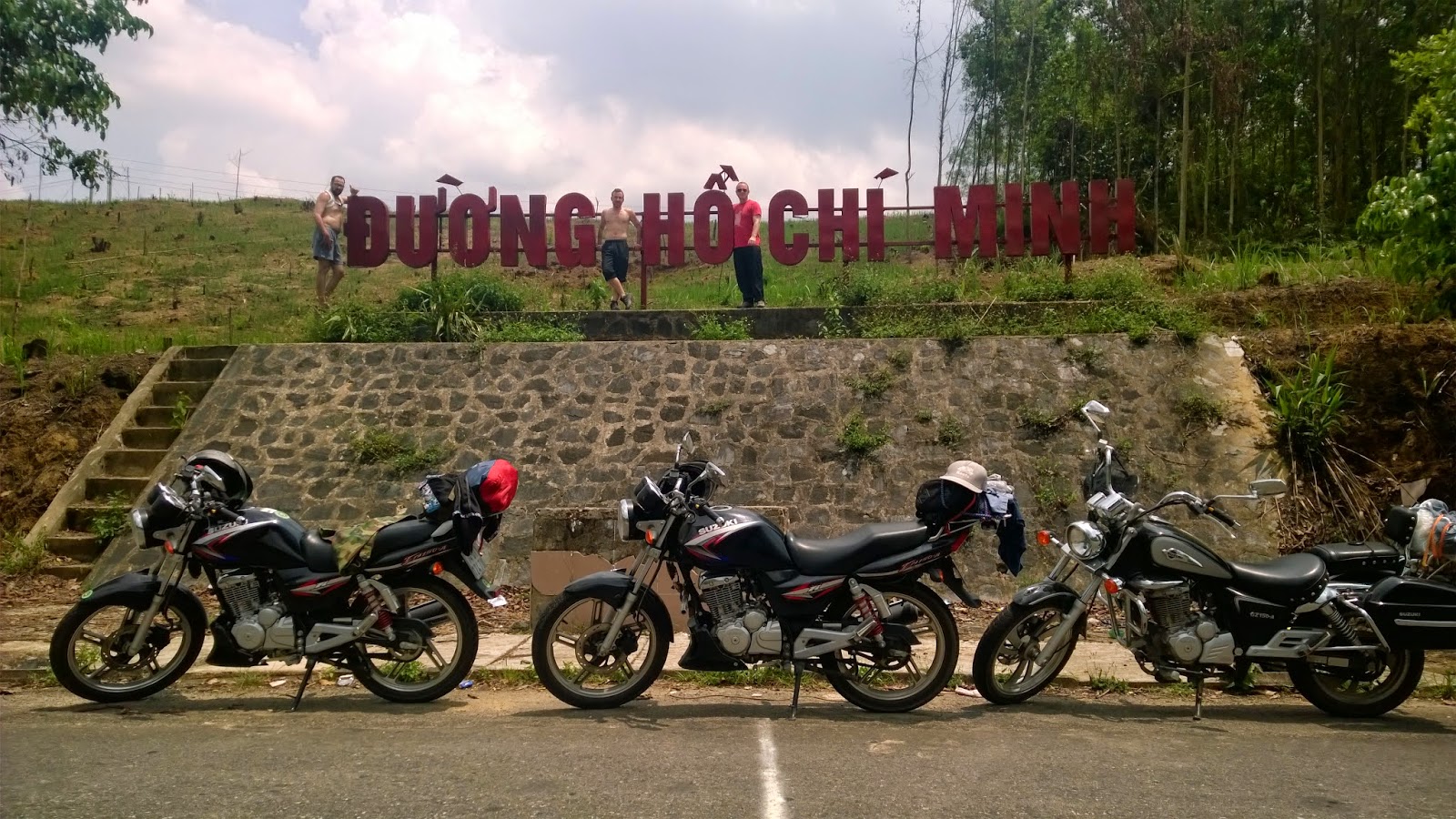 Review of Ho Chi Minh trail by motorbike