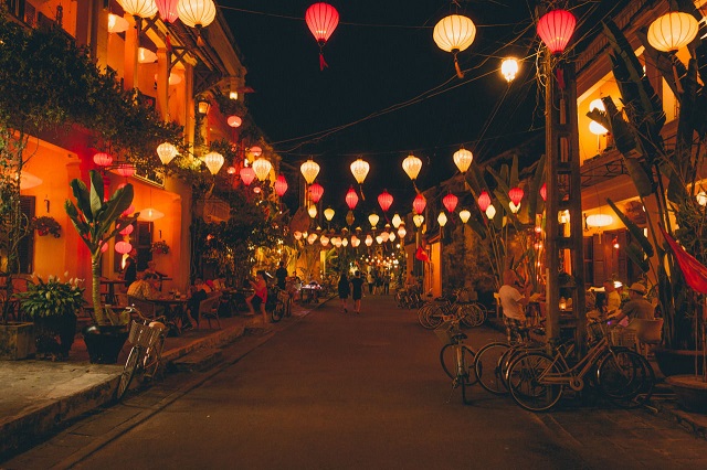 Hoi An lantern festival 