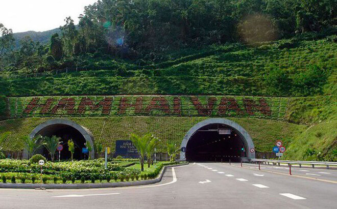 Hai Van tunnel