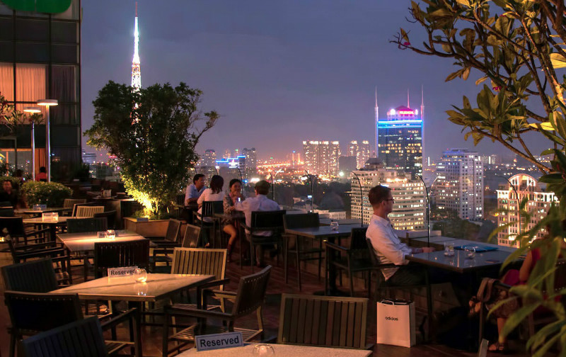 Shri Rooftop Bar