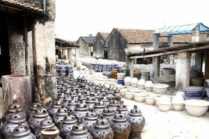 bat trang ceramic village hanoi
