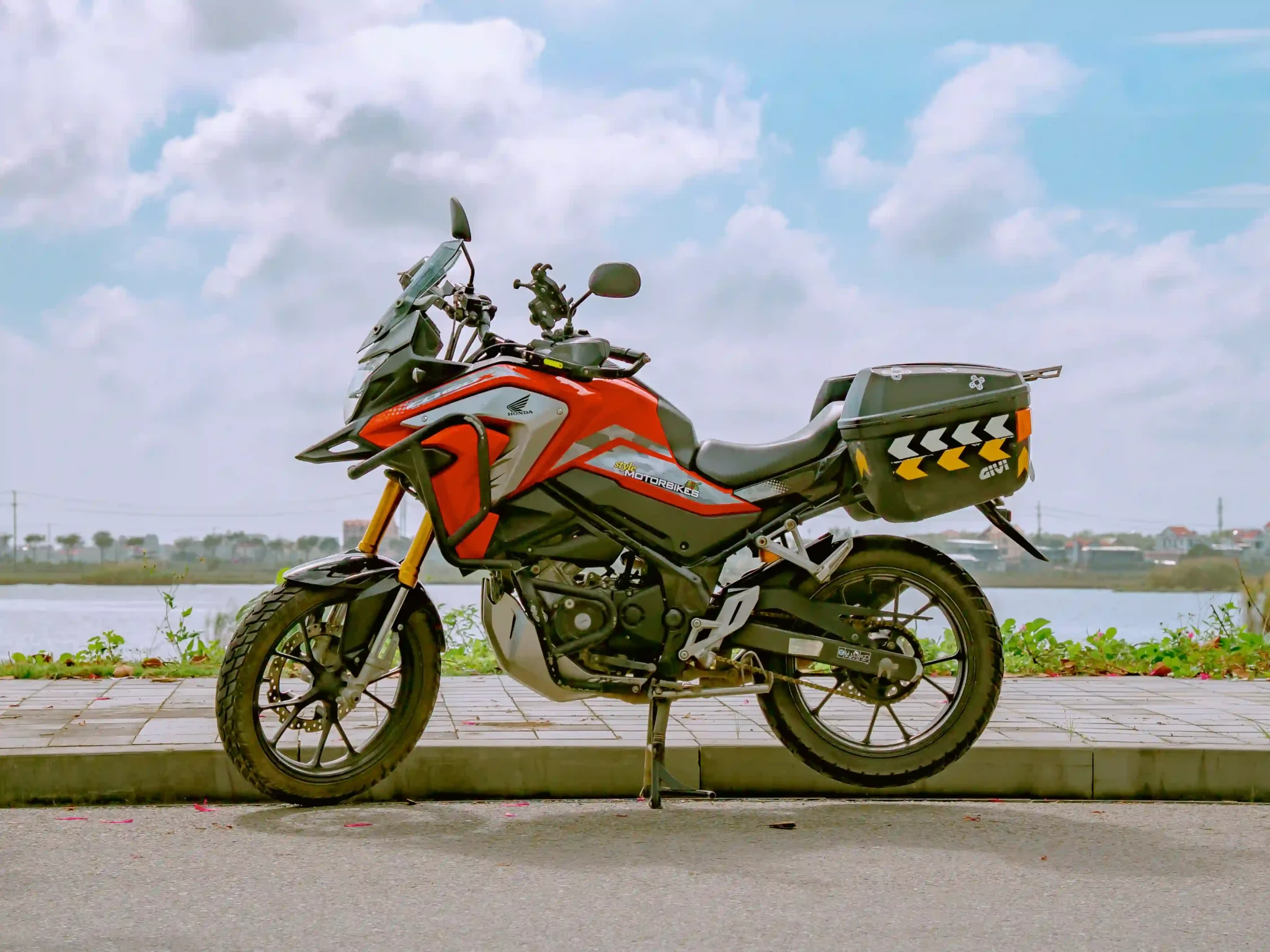 Renting a motorbike in Hoi An for central Vietnam travel