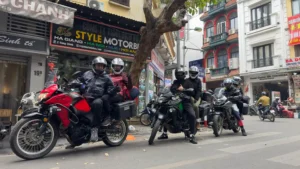 3 versys 2 people ha noi 8 W