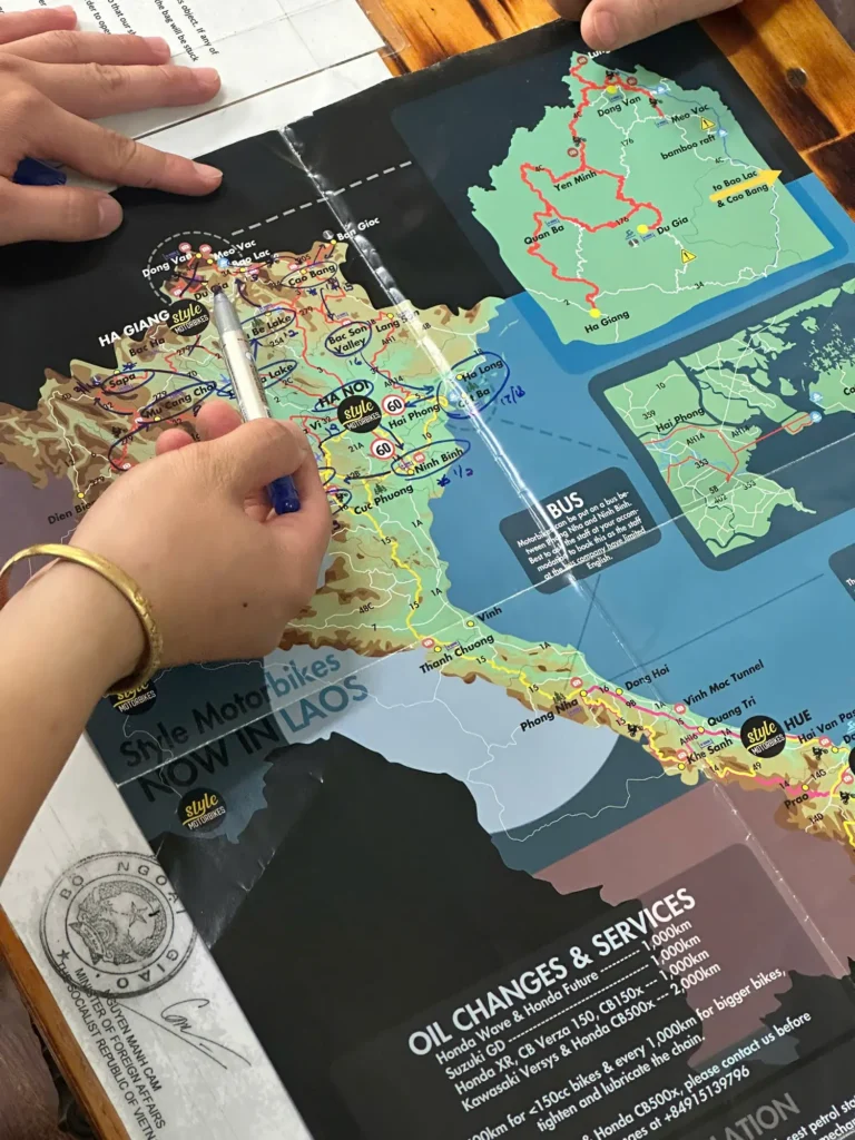 showing customers map for route in vietnam